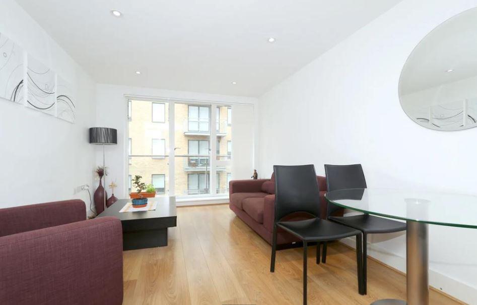 Flat Gatliff Road in City of Westminster