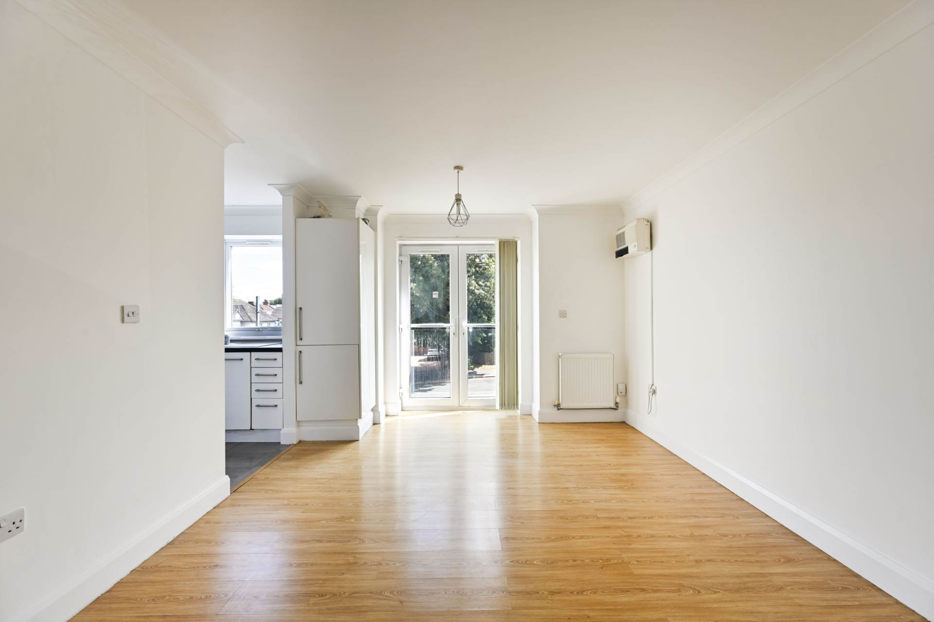 Flat Woodbury Close in Greater London