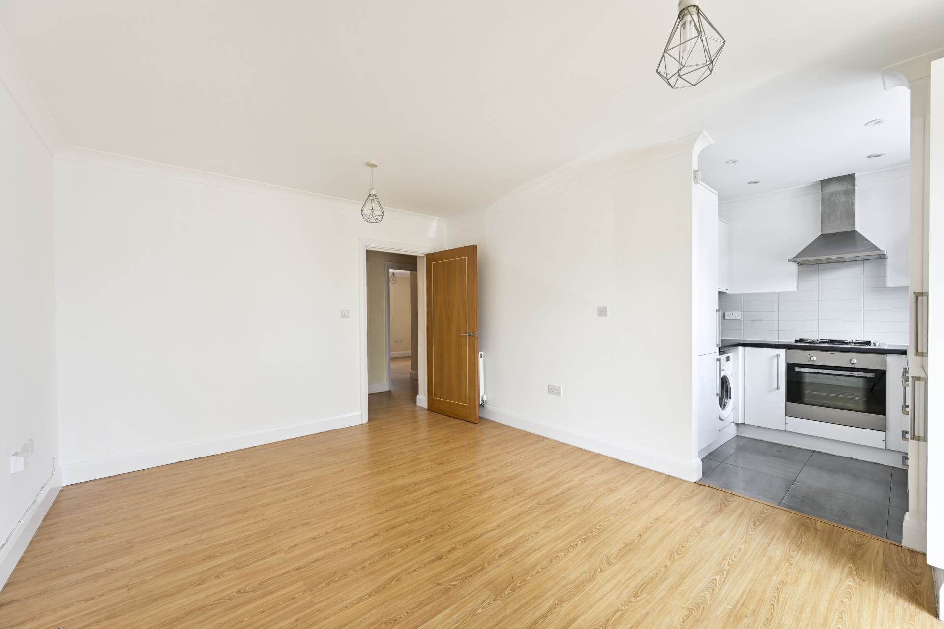 Flat Woodbury Close in Greater London