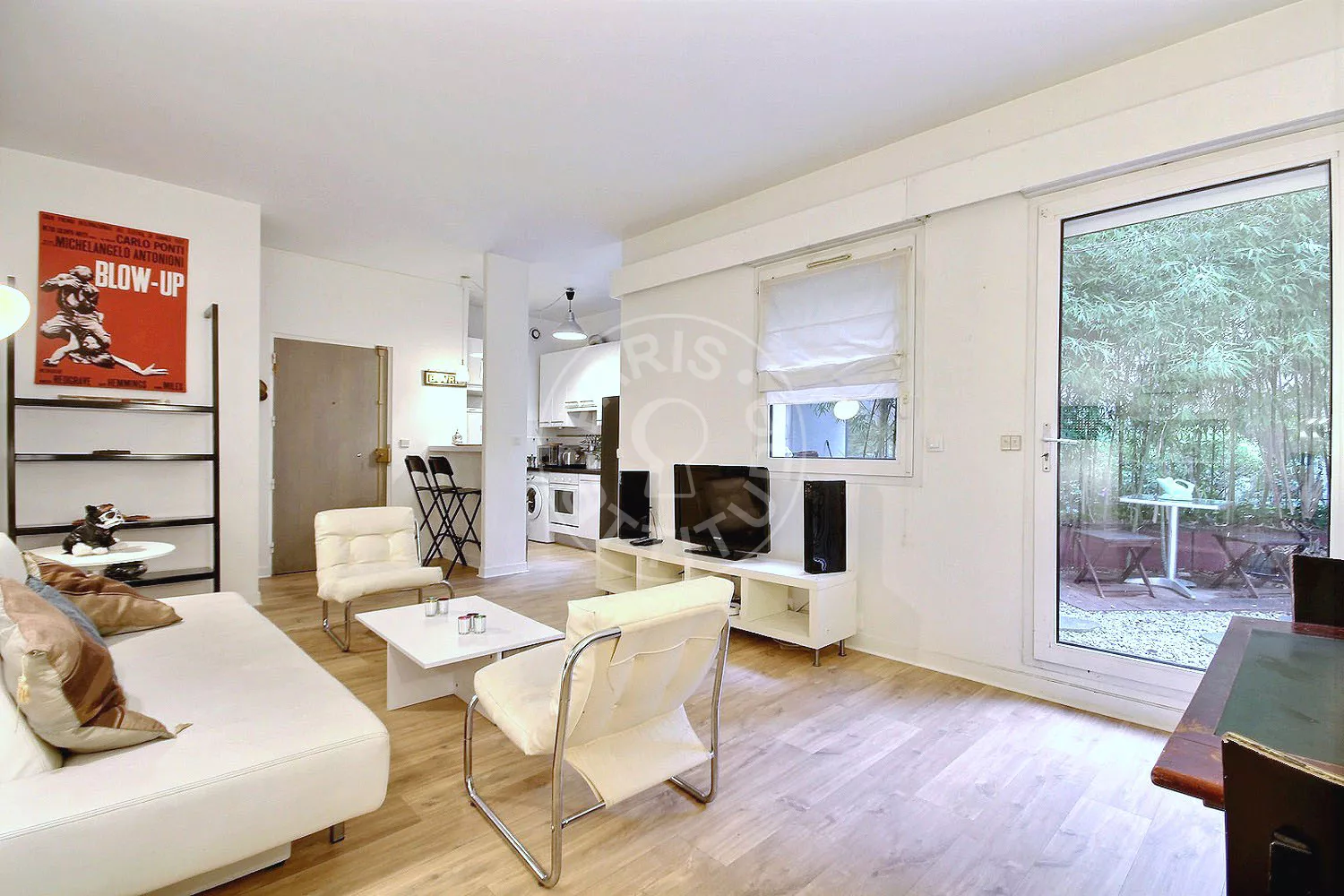 Flat Rue de Tocqueville in Paris