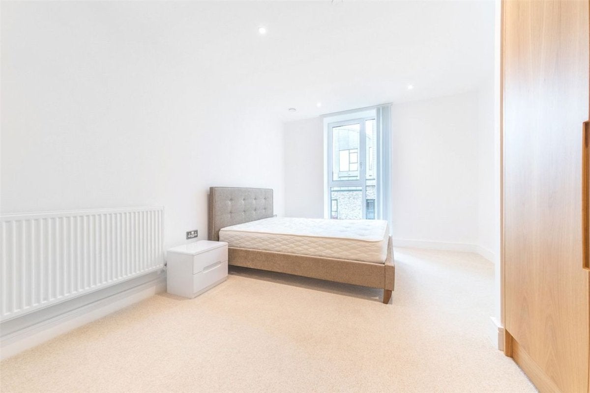 Flat Caxton Street North in Greater London