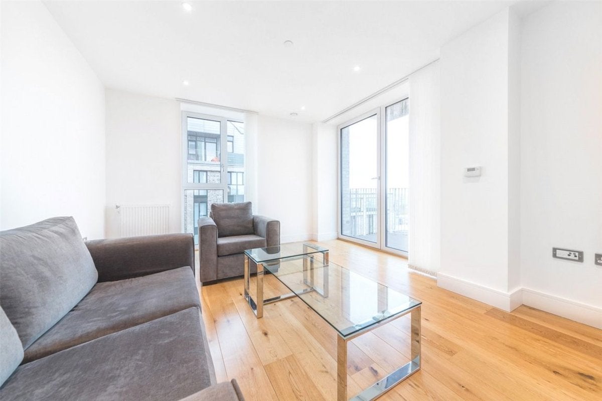 Flat Caxton Street North in Greater London