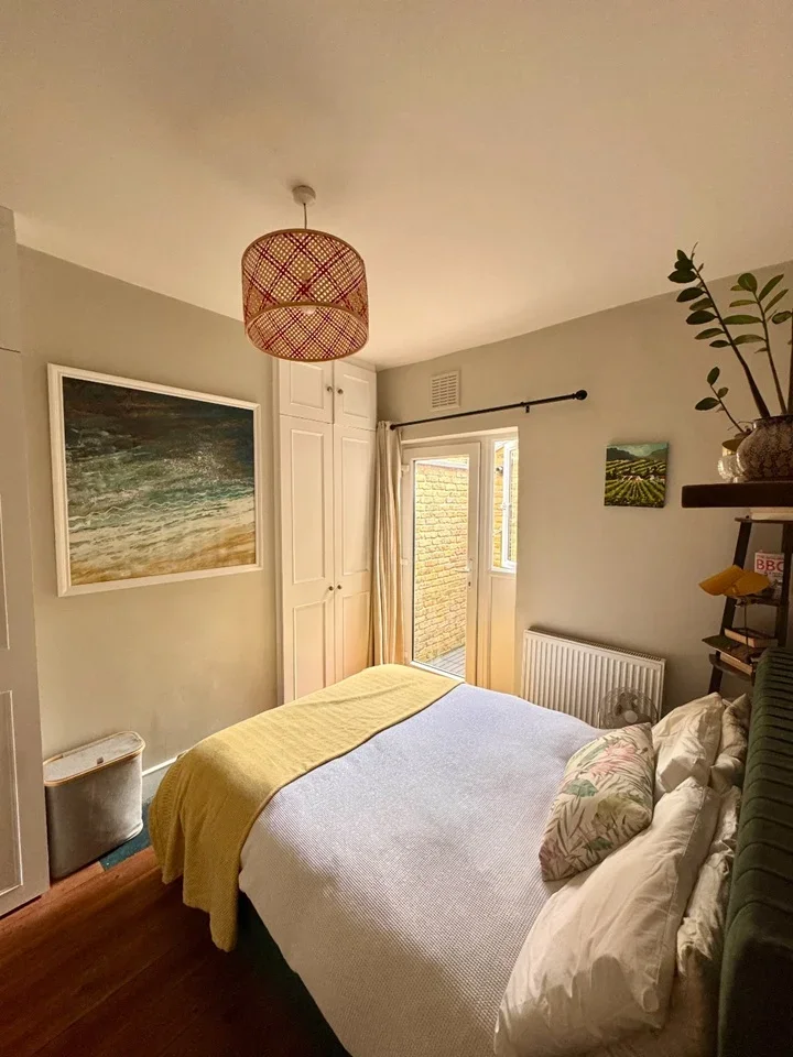 Flat Ulverscroft Road in Greater London