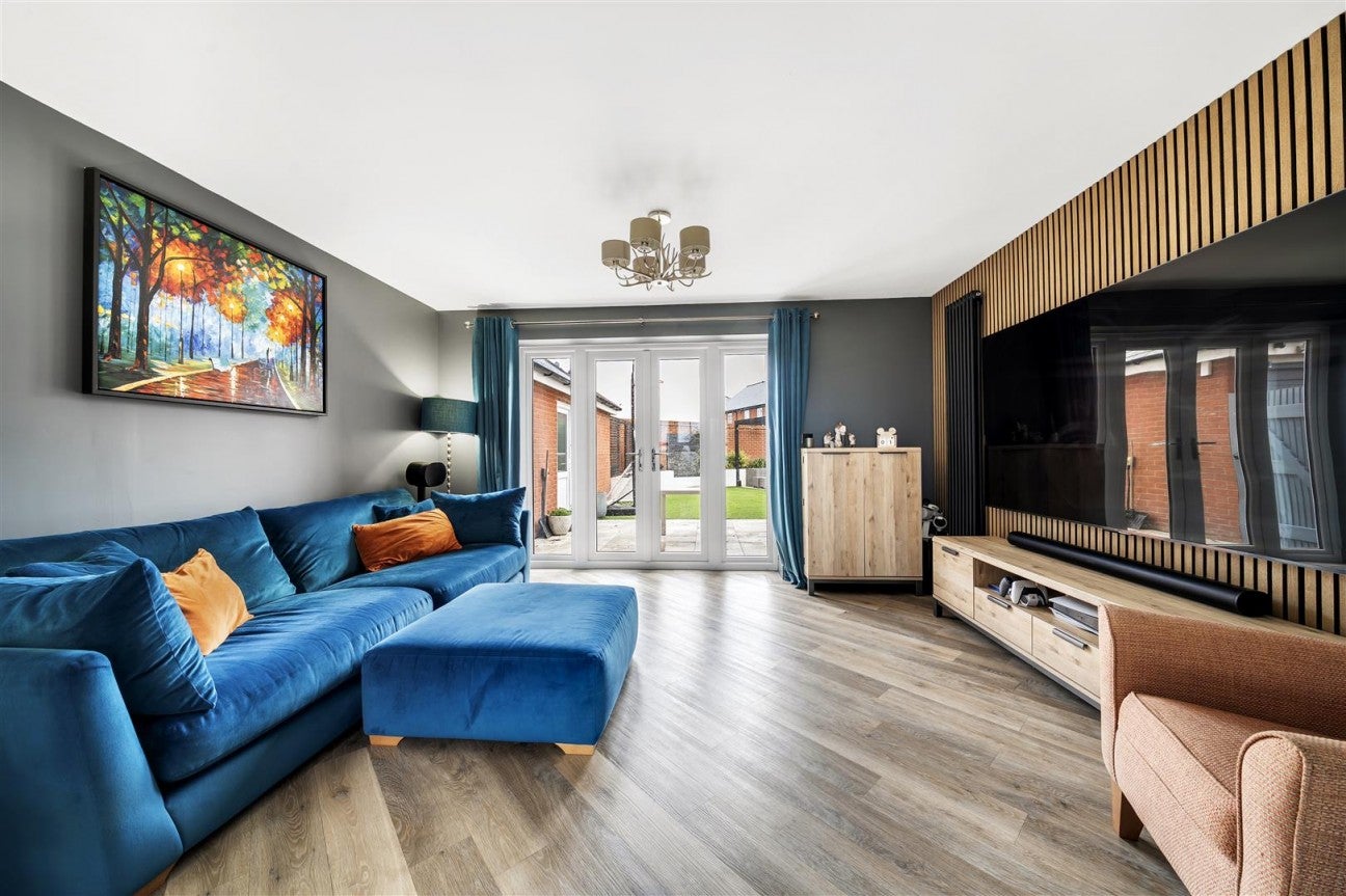 House Helyar Drive in Chickerell