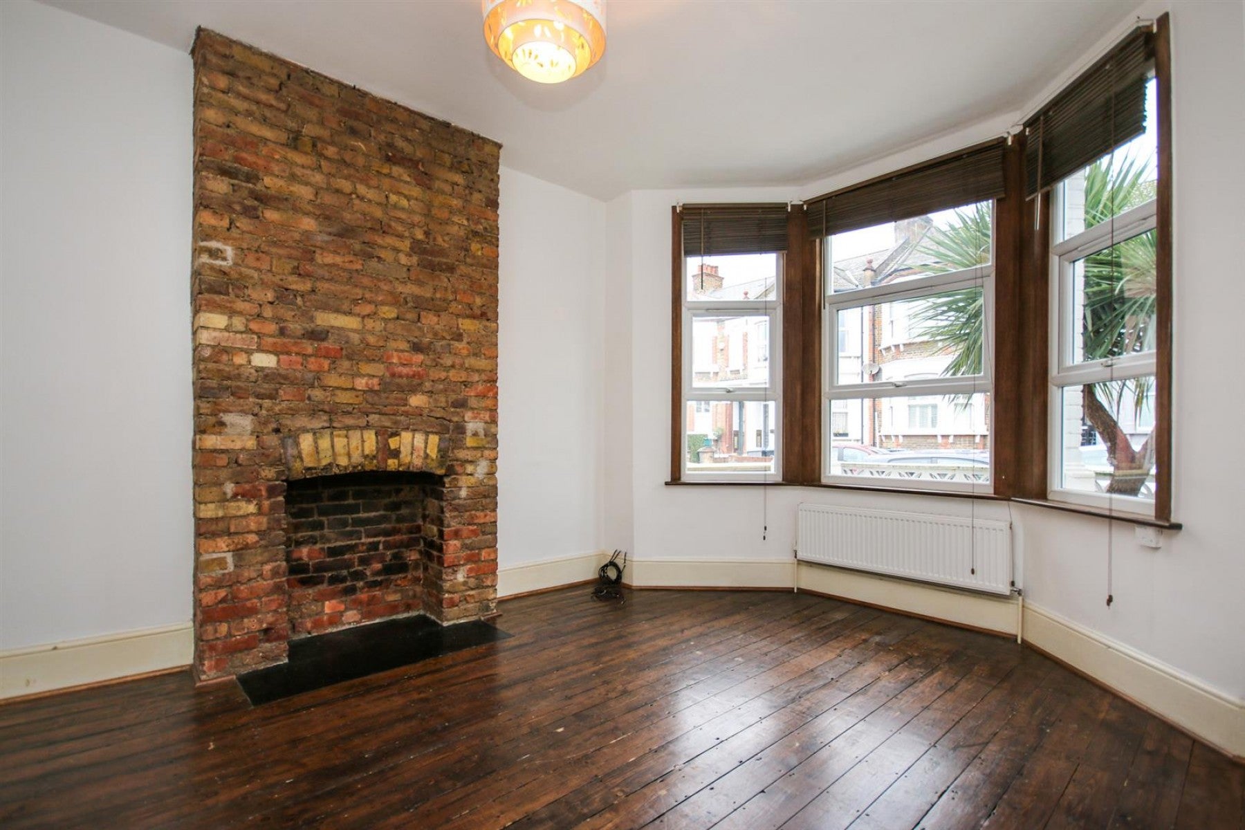 House Bathurst Gardens in Greater London
