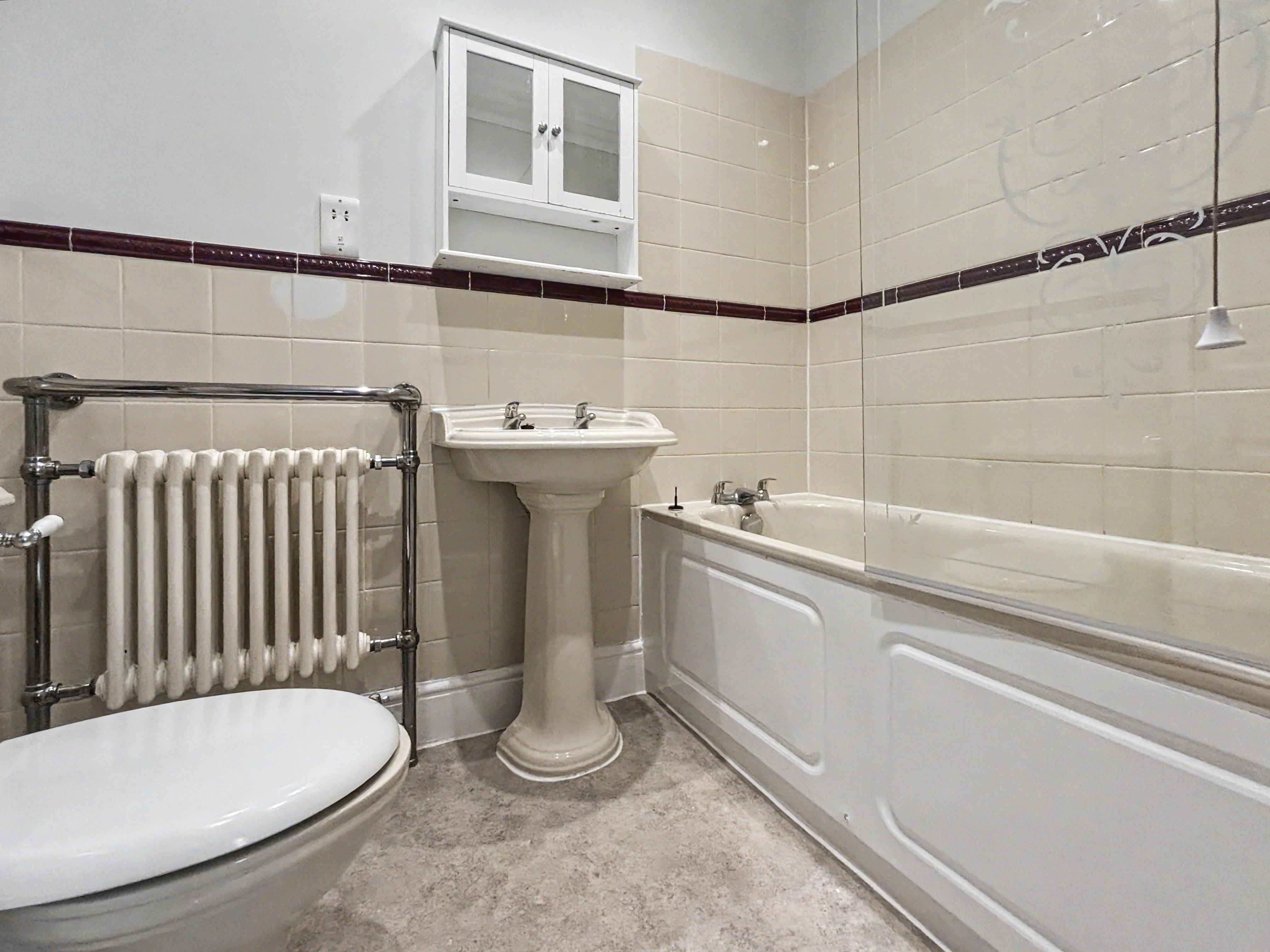Flat Muswell Hill Road in Greater London