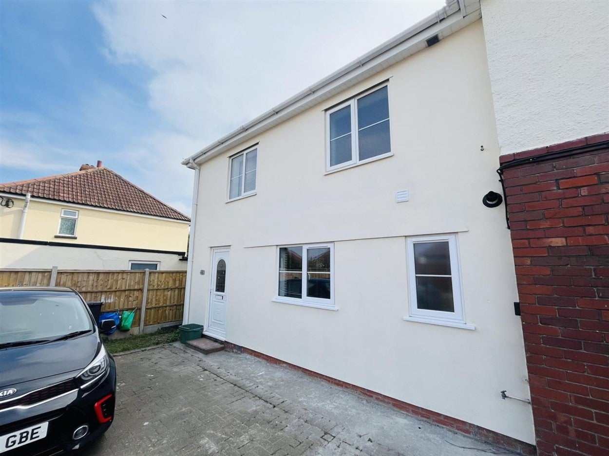 Room Gayner Road in Filton