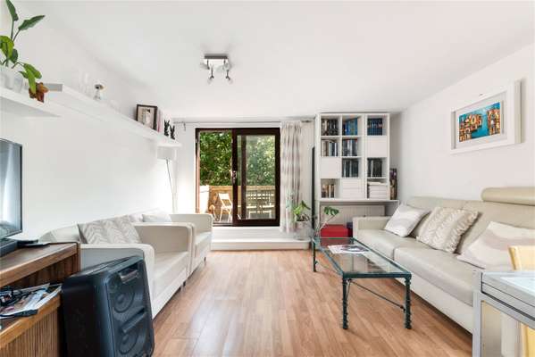 Flat Waveney Close in Greater London