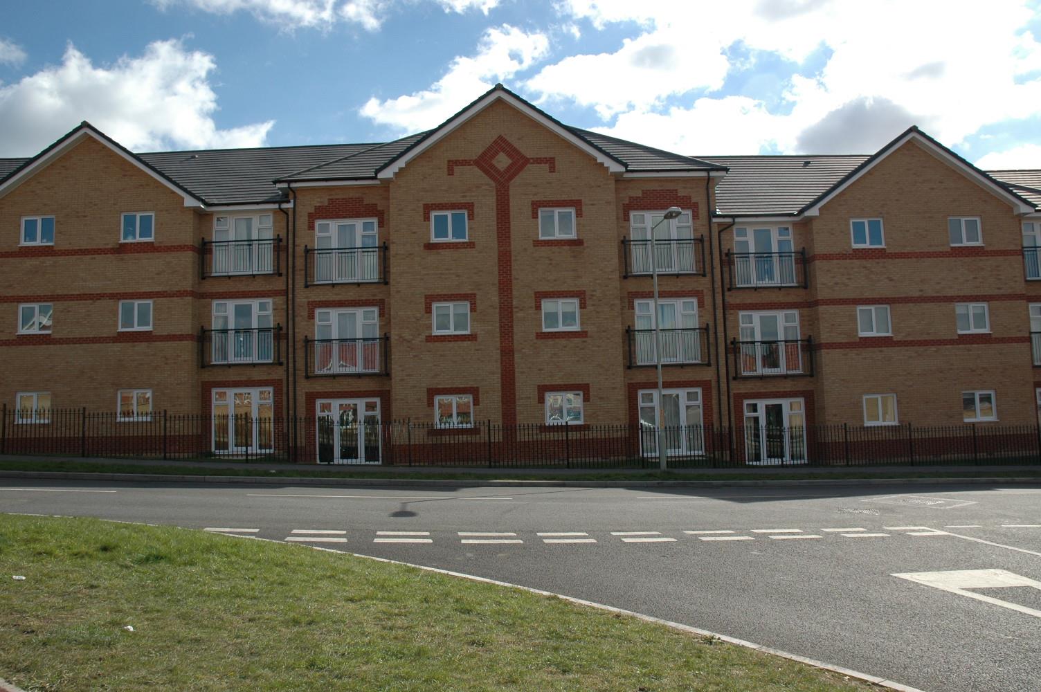 Flat Richmond Meech Drive in Ashford