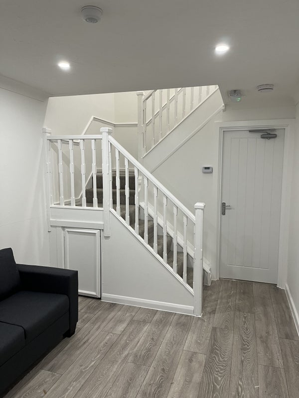 Room Sandon Road in Basildon