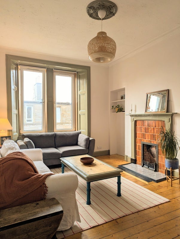 Flat Dalgety Avenue in City of Edinburgh