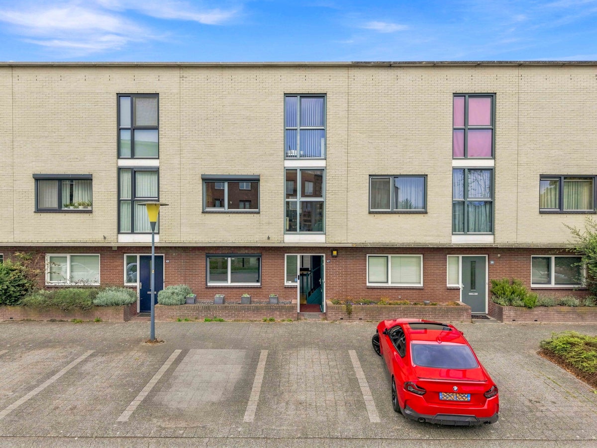 Woonhuis aan de Hazerswoudestraat in Zoetermeer (2729 CJ)