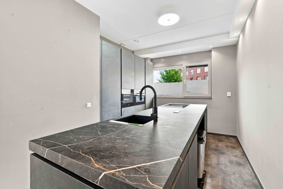 Woonhuis aan de Hazerswoudestraat in Zoetermeer (2729 CJ)