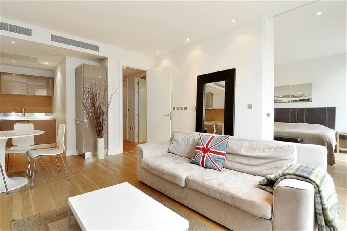 Flat Gatliff Road in City of Westminster