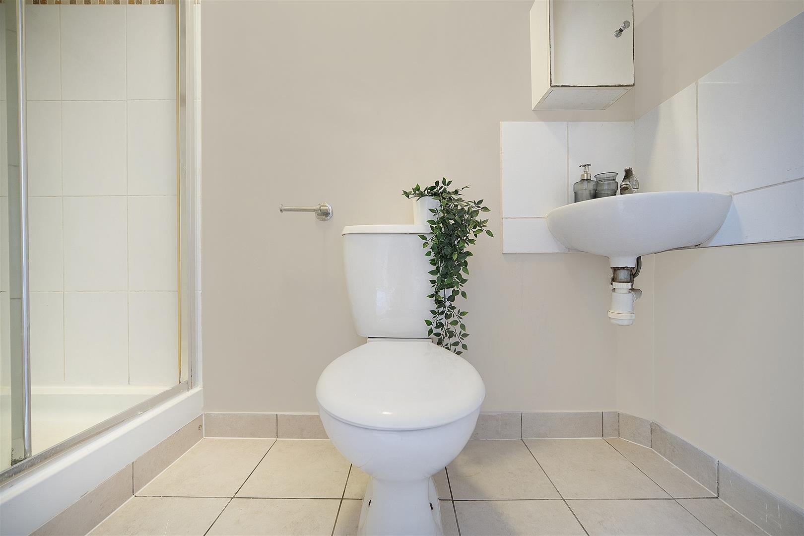 Flat Earl's Court Gardens in Greater London