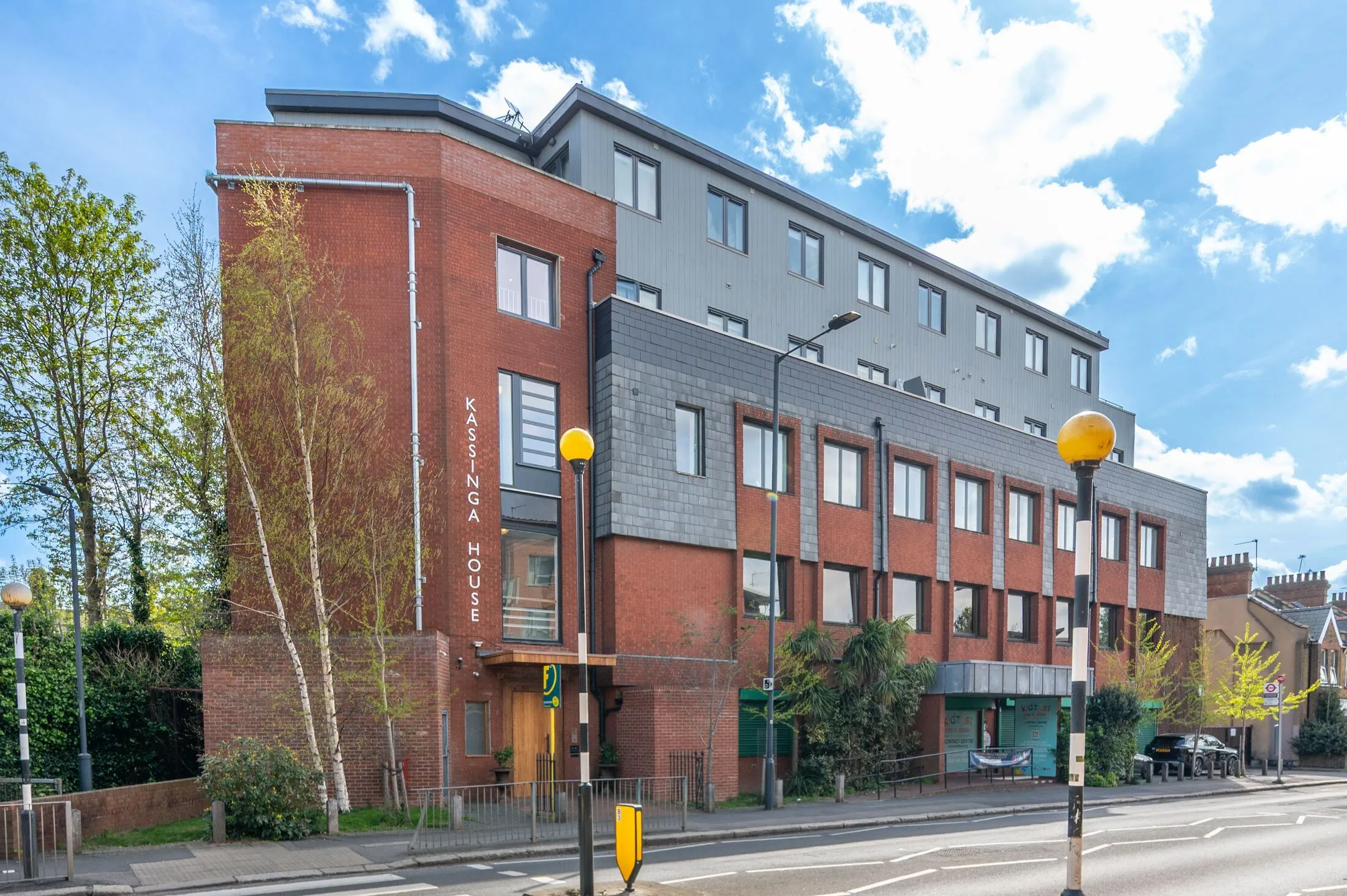 Flat Winchelsea Road in Greater London