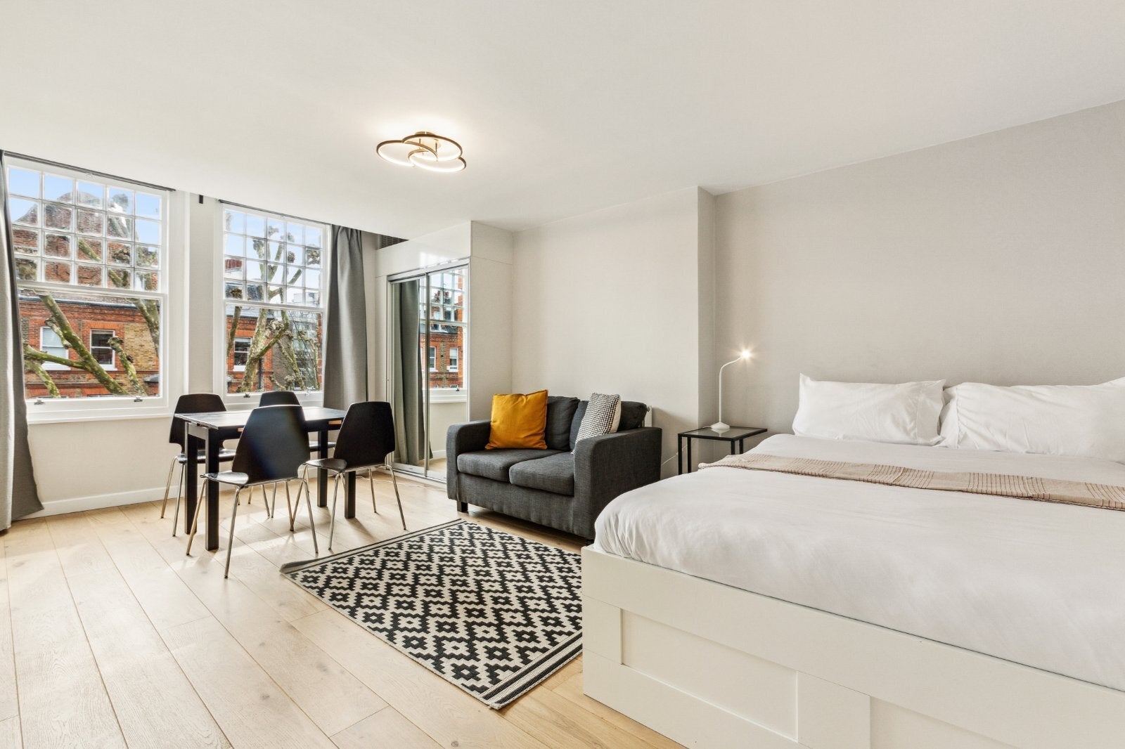 Flat Elgin Avenue in City of Westminster