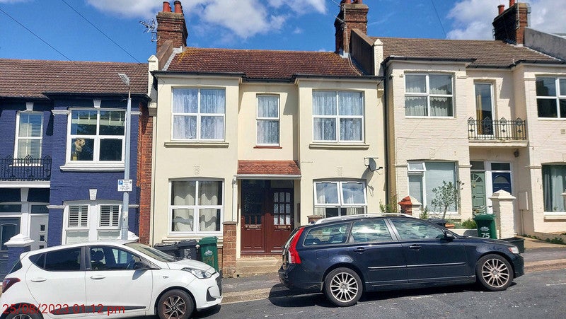 Flat Shanklin Road in Brighton