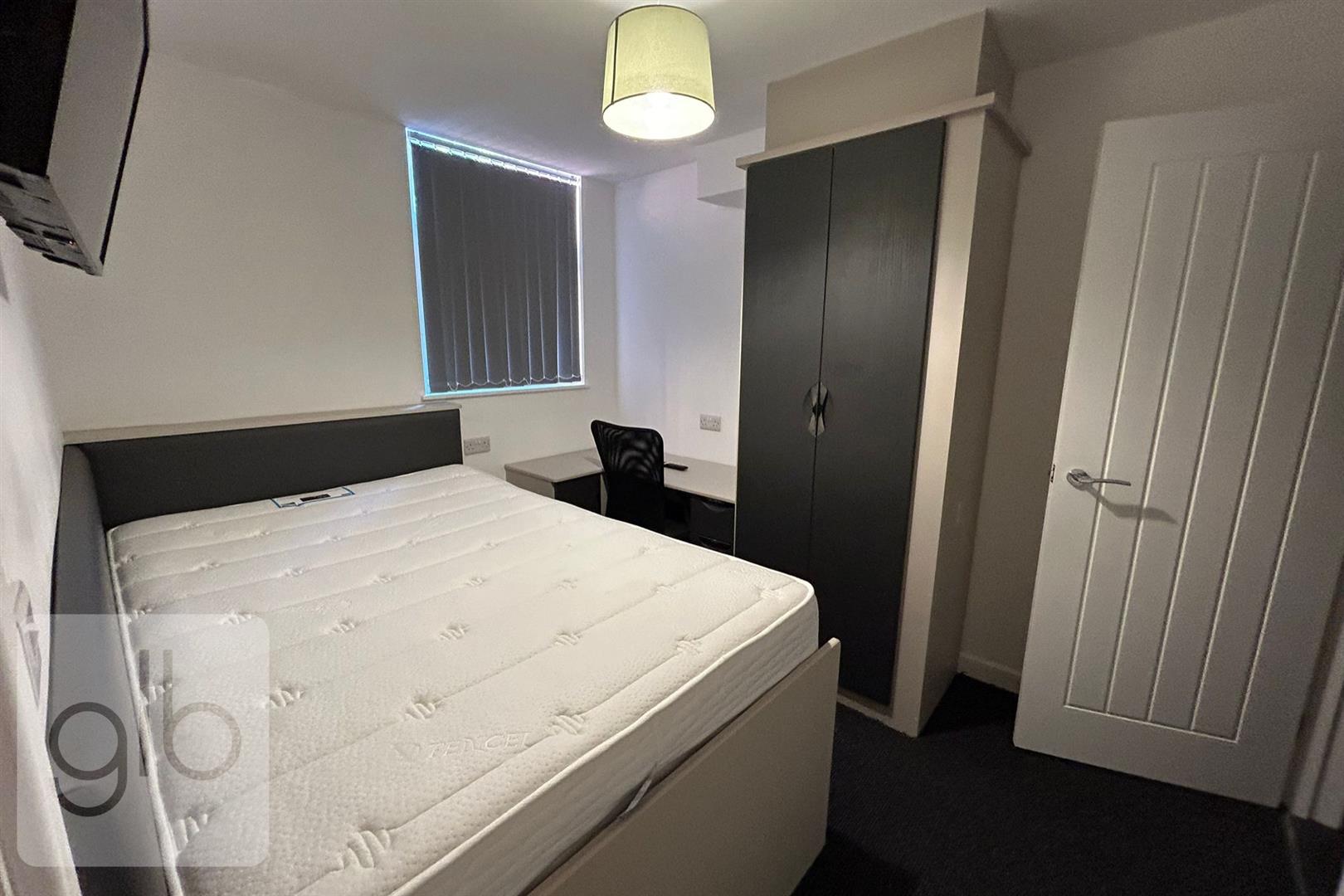 Room Humber Avenue in Coventry