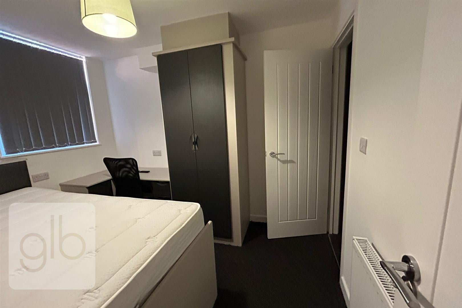 Room Humber Avenue in Coventry