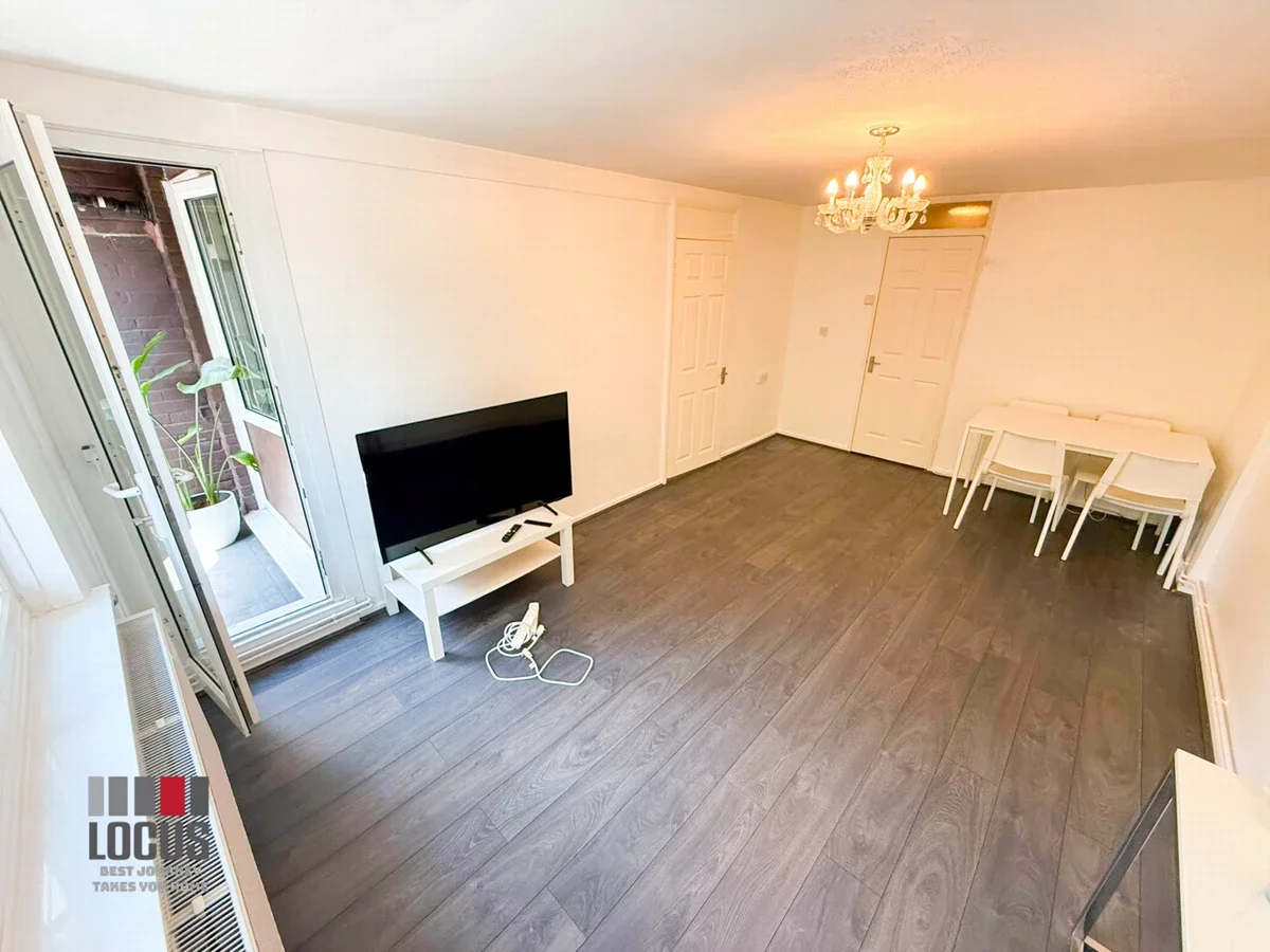 Flat Wesley Close in Greater London