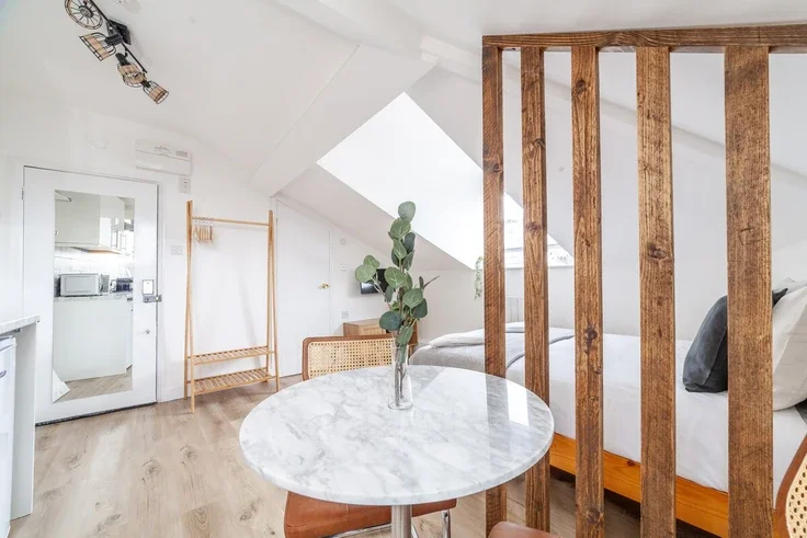 Flat Finsbury Park Road in Greater London