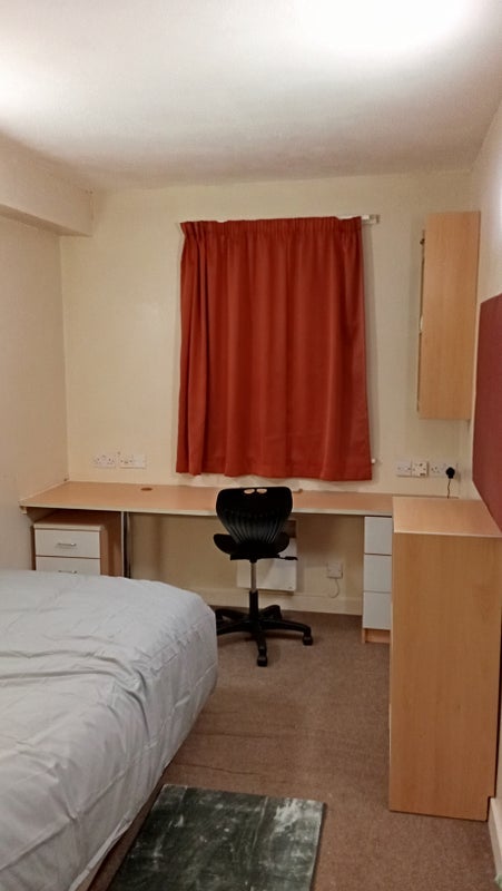Room Grantham Road in Bradford