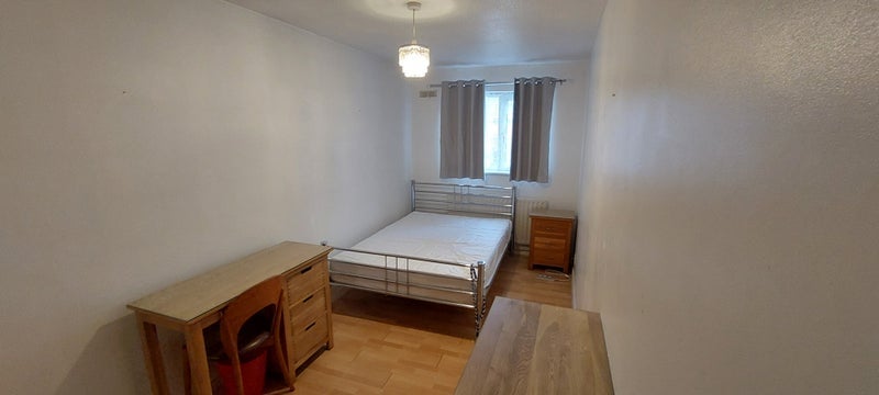 Room Pountney Road in Greater London