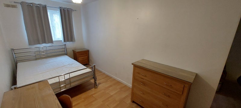 Room Pountney Road in Greater London