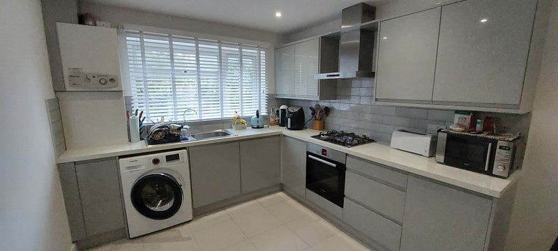 Room Pountney Road in Greater London