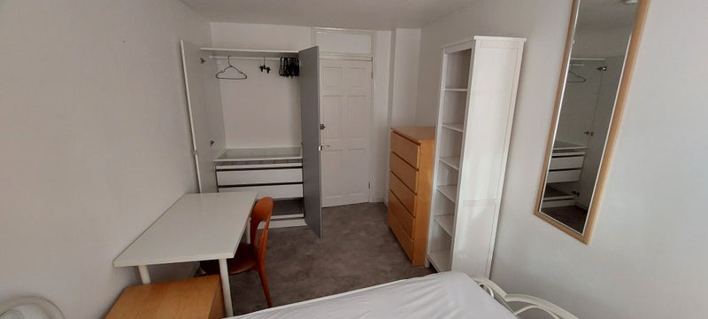 Room Pountney Road in Greater London