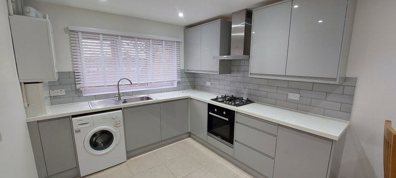 Room Pountney Road in Greater London