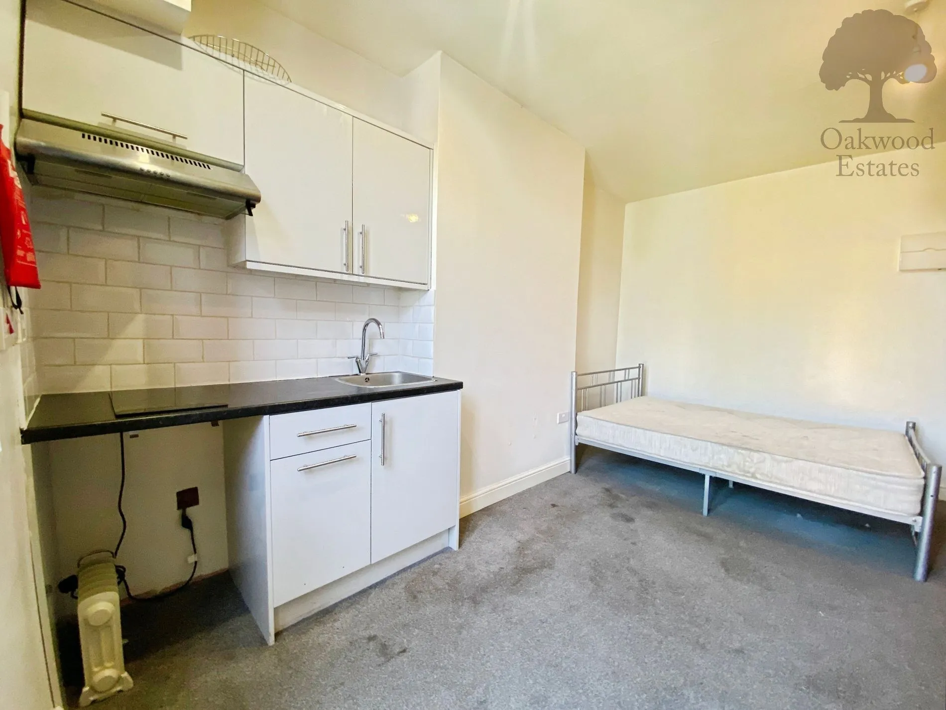 Room Sussex Place in Slough