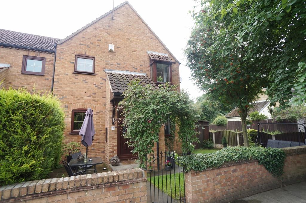 Flat Summerfield Drive in Leeds