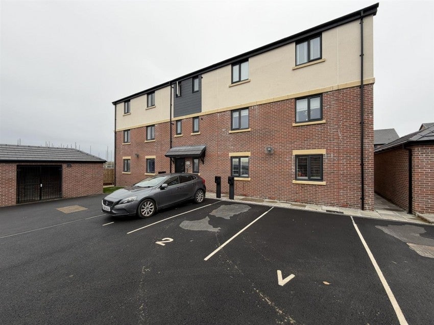 Flat Howley Avenue in Leeds