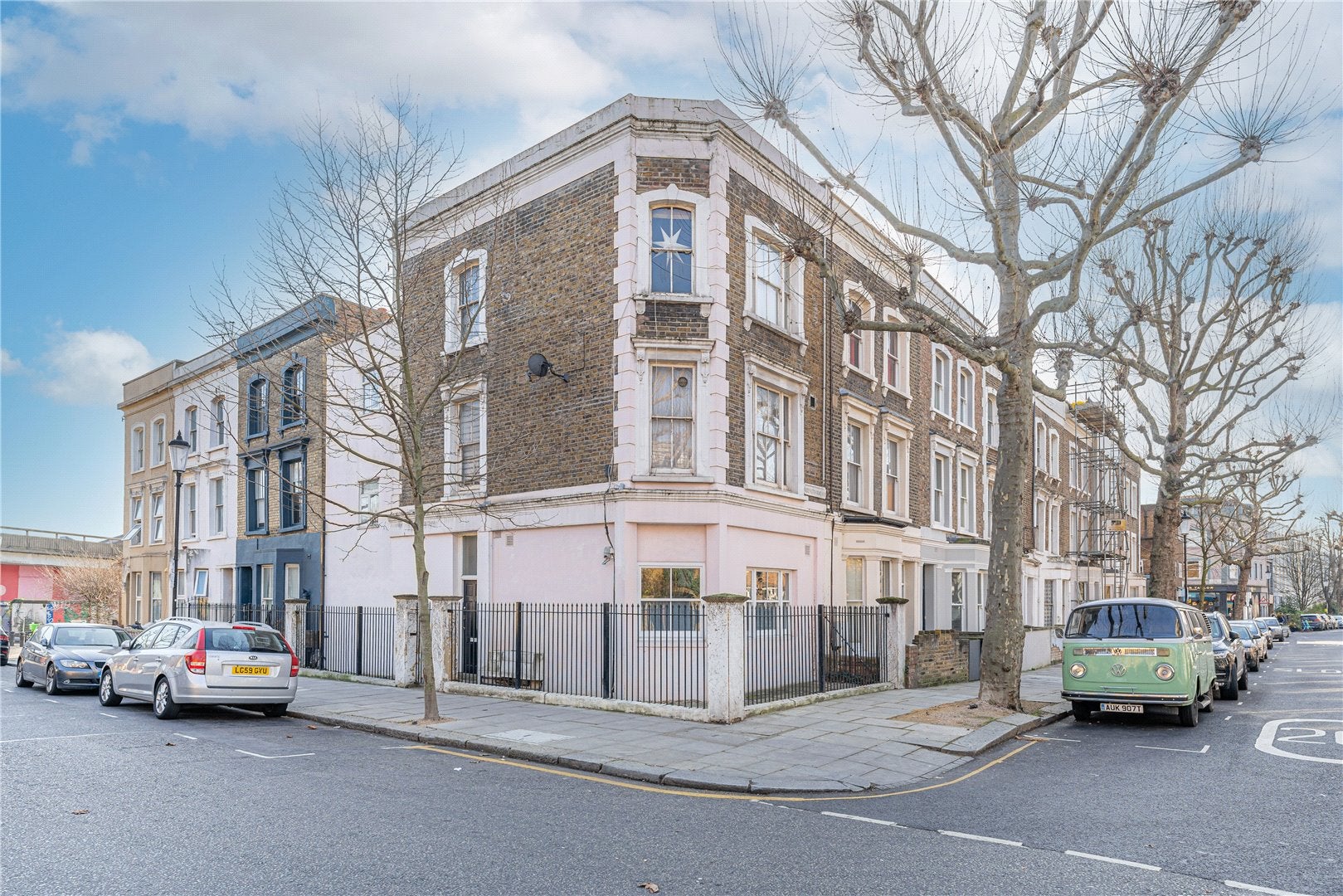 Flat Raddington Road in Greater London