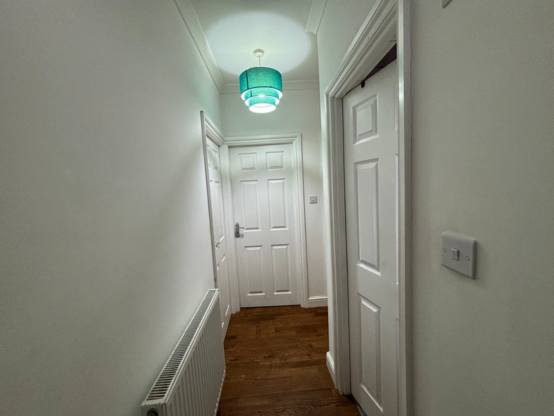 Room Coll's Road in Greater London