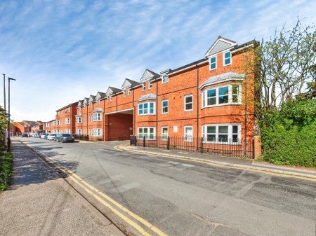 Flat Hallfield Road in York