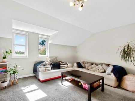 Flat Hallfield Road in York