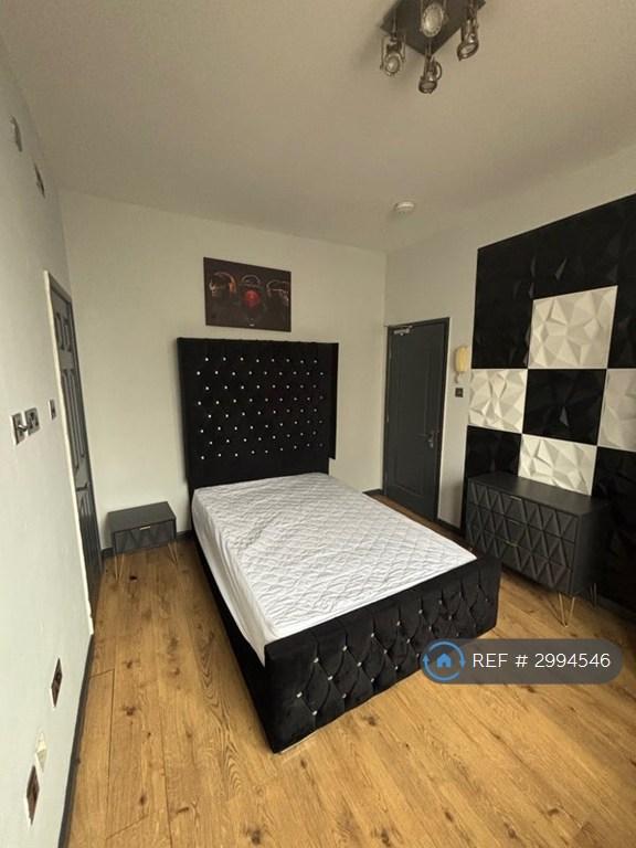 Room Hester Street in Northampton