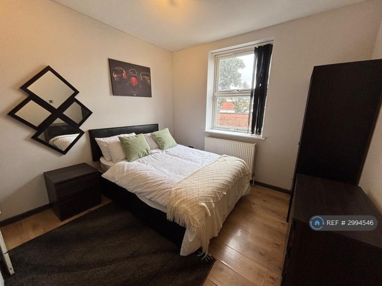 Room Hester Street in Northampton