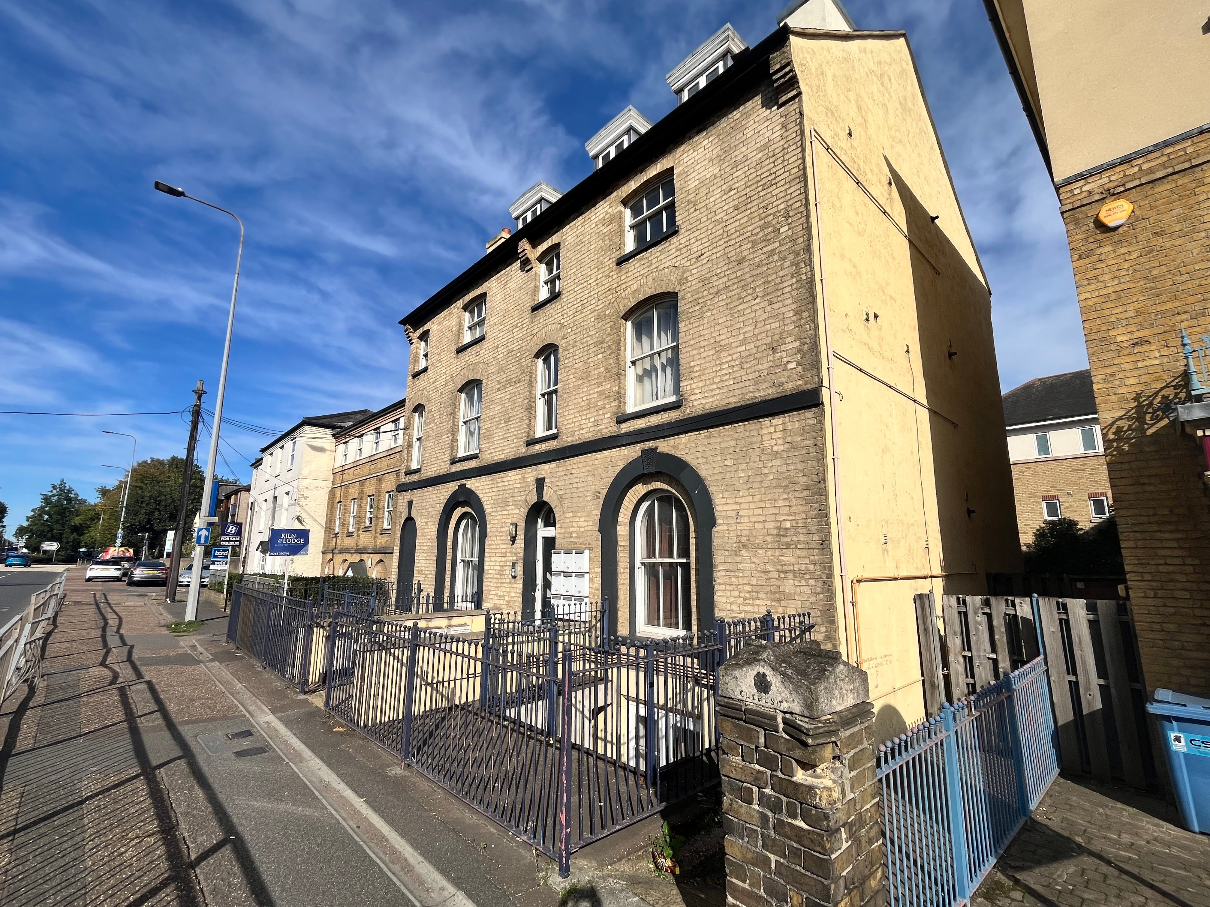 Flat Broomfield Road in Chelmsford