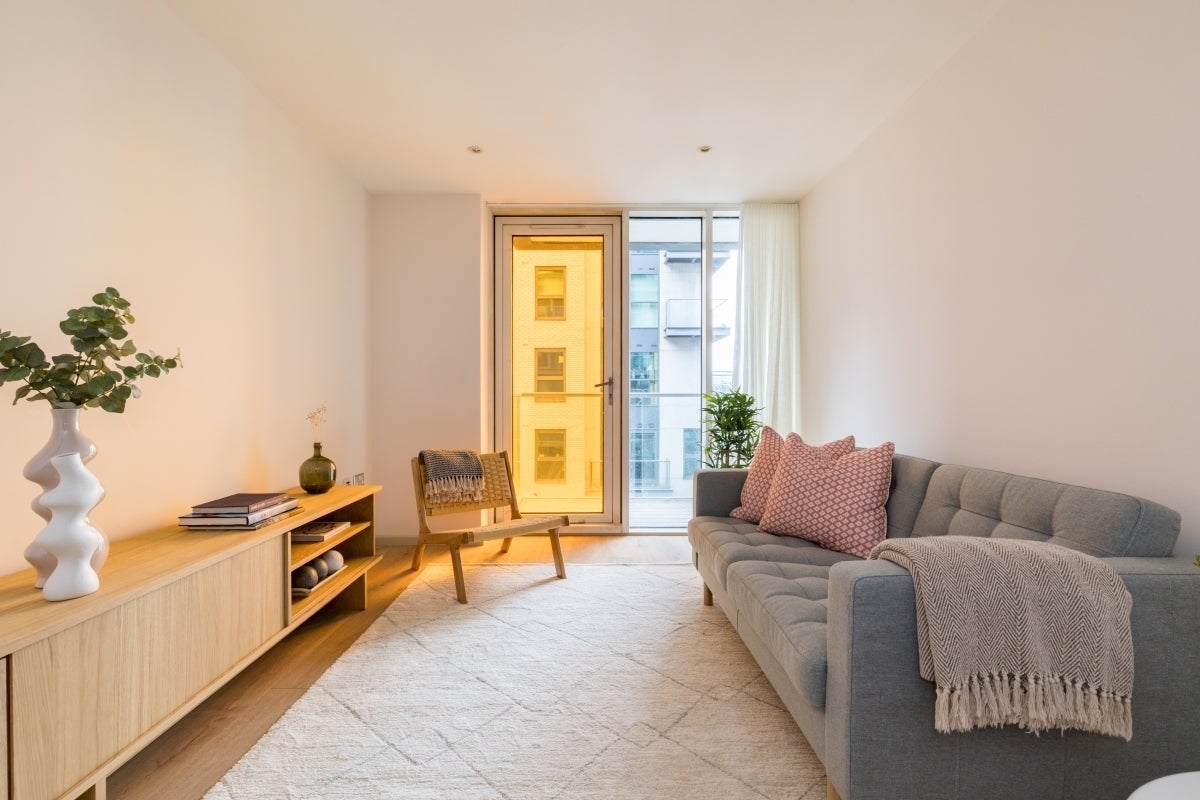 Flat Millharbour in Greater London