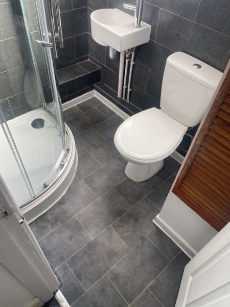 Room Rossett Avenue in Liverpool