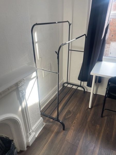 Room Rossett Avenue in Liverpool