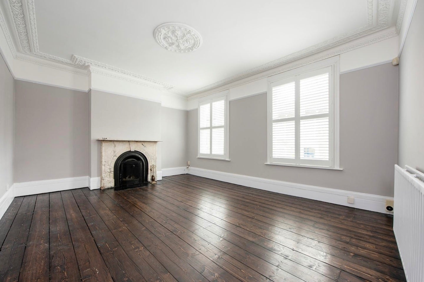 Flat Reighton Road in Greater London