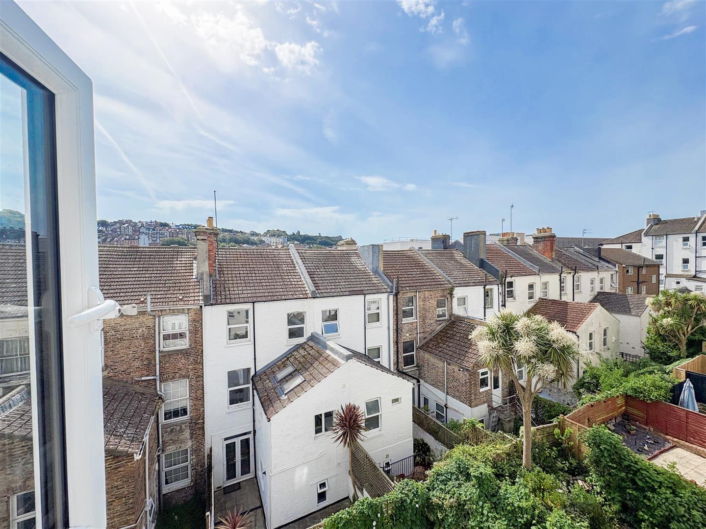 Flat Earl Street in St Leonards