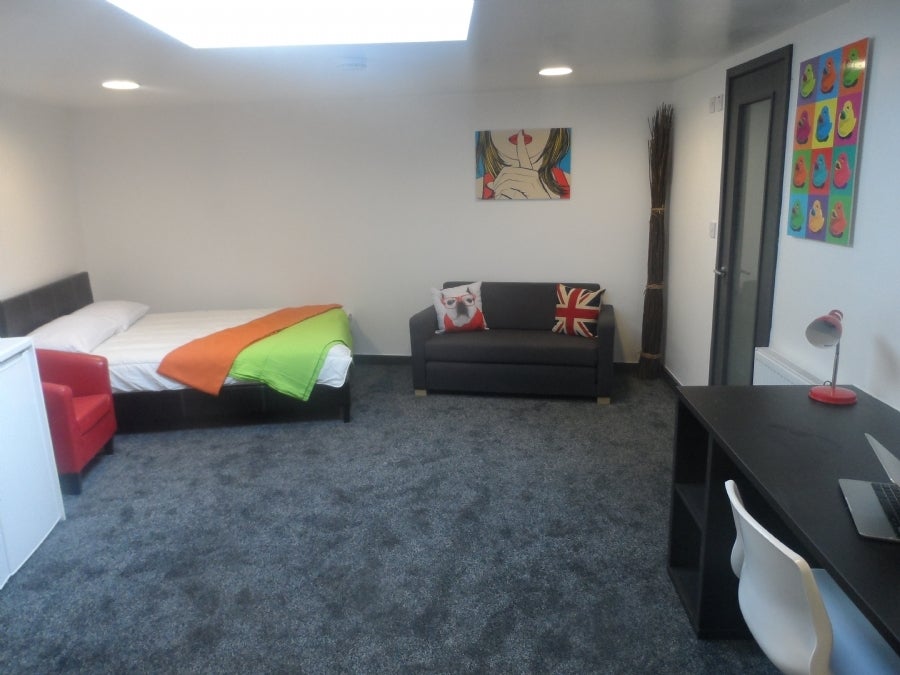 Flat Vicarage Road in Birmingham