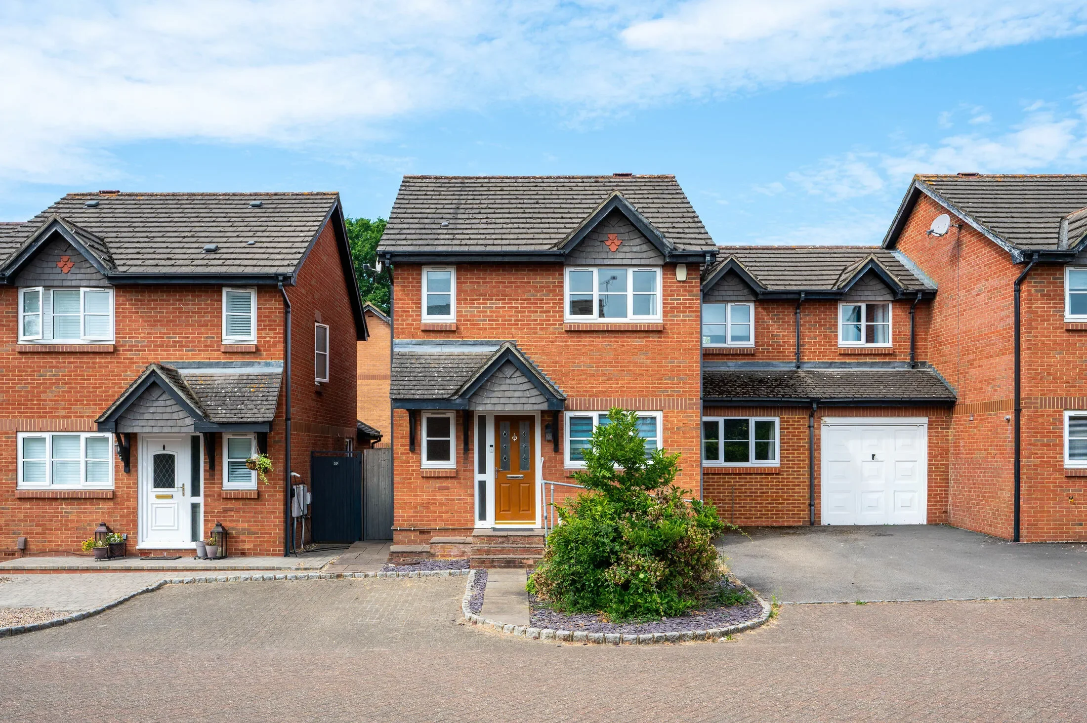 House Fenns Lane in Surrey Heath