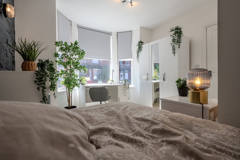Room Filey Road in Manchester